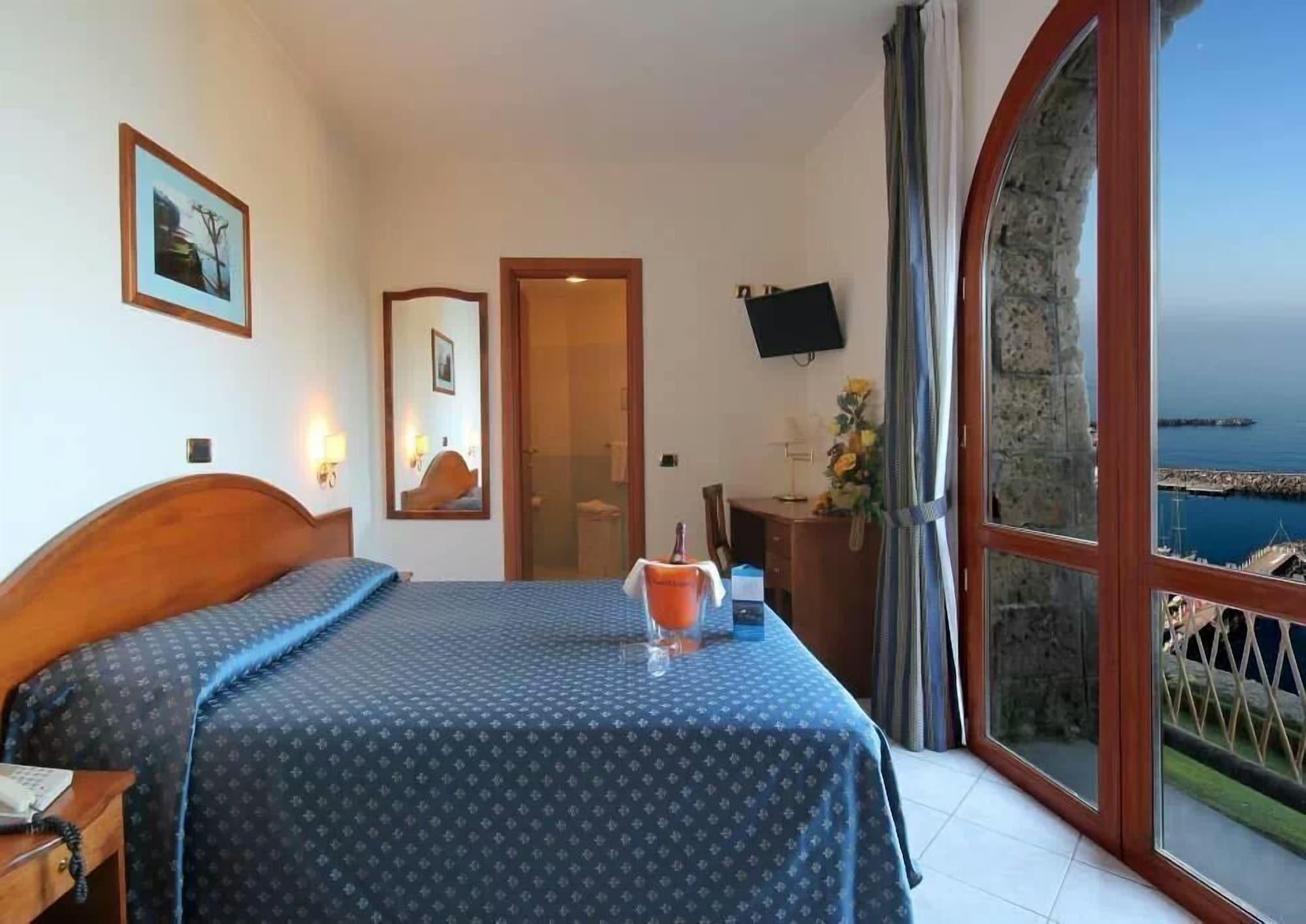 Hr Hotel & Spa Piano di Sorrento Bagian luar foto