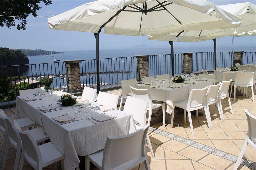 Hr Hotel & Spa Piano di Sorrento Bagian luar foto