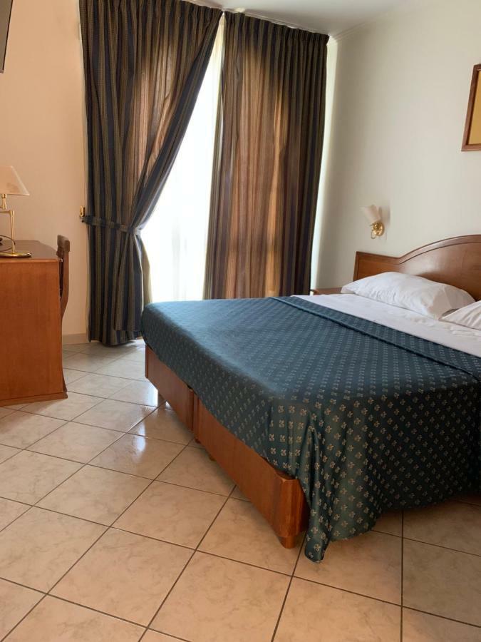 Hr Hotel & Spa Piano di Sorrento Bagian luar foto